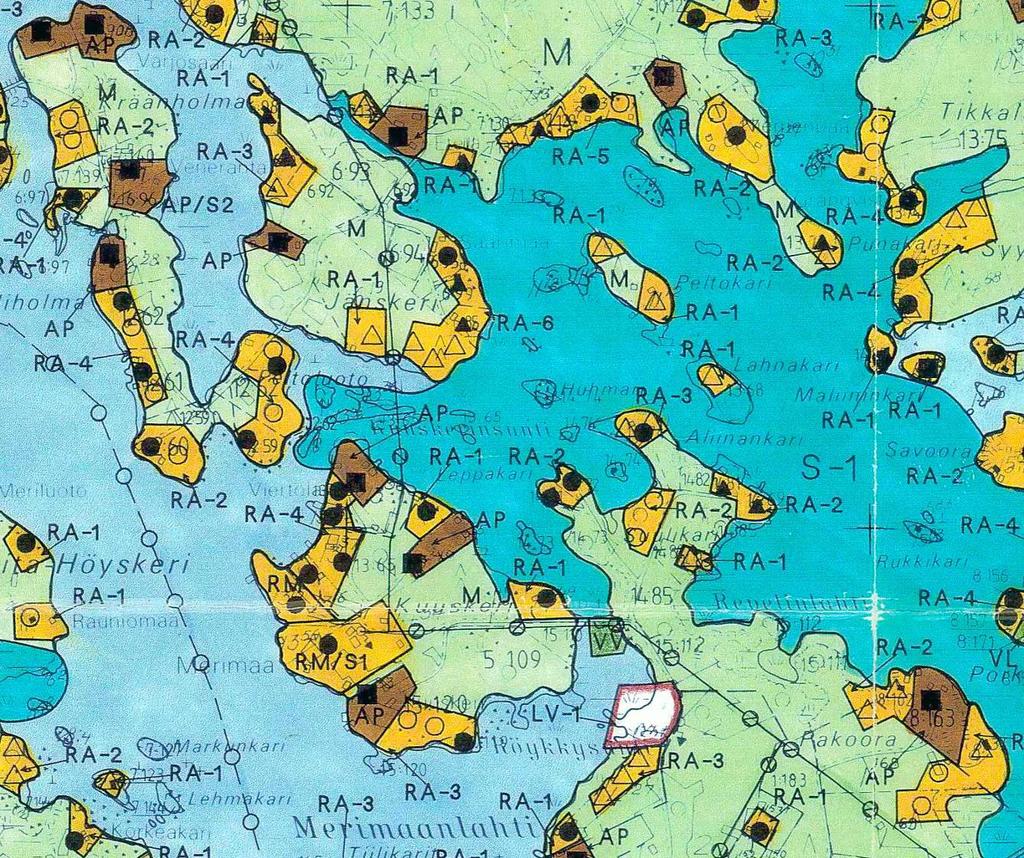 Rantayleiskaava 1994 laaditussa Merikarvian rantayleiskaavassa kaava-alueelle on osoitettu seuraavat merkinnät: - RM Lomakyläalue. Alueen tarkempi käyttö tulisi osoittaa ranta- tai rakennuskaavalla.