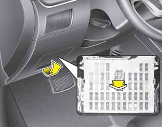 Huolto OTA070020 Muistisulake Autosi on varustettu muistisulakkeella, jolla estetään akun tyhjeneminen, jos auto pysäköidään pitkäksi aikaa ja sitä ei käytetä.