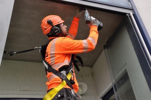 muiden parvekkeen rakenneosien kanssa, joten tältä osin ei ole lämpötilaeroja. Kuva 9.