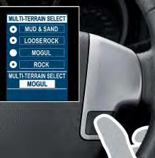 Matalilla nopeuksilla ajettaessa kuljettaja voi valita halutun näkymän useista eri vaihtoehdoista Touchkosketusnäytölle.