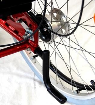Lisävarusteet Lisävarusteet Pyörätuolinne on rakenneperiaatteeltaan modulaarinen siten, että yksittäisten lisävarusteosien liittäminen
