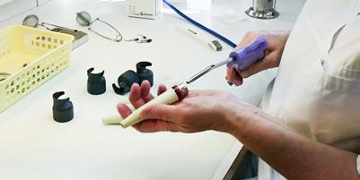 6 HYGIENIAN VERKKOKURSSI osa 2 Verkkokurssin hinta 55 /henkilö (+alv 24% 13,20 ) Hygienian verkkokurssin kouluttaja on Jaana Alapulli, suuhygienisti (AMK), joka on suorittanut infektioiden ehkäisy-