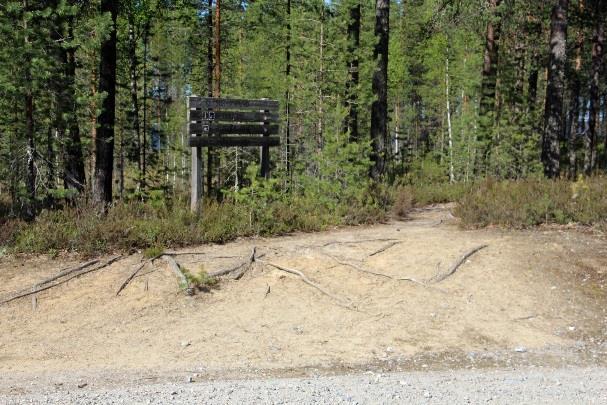 vasemmalle metsään Viitat osoittavat Surkanpuro, Suomu, Kurkilahti