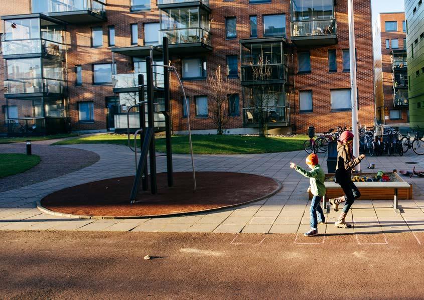 t Vuosi 2015 / Lisää kaupunkia / Liiketoiminta / Vastuullisuus / Hallinnointi / Tilinpäätös / Sijoittajille VUOSIKERTOMUS 2015 2015 VUOSI 2015 Avainluvut 5 Tunnusluvut 6 Vuoden kohokohdat 7