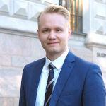 ANALYYSI Tavaroista palveluihin Suomen teollisuus rakennemuutoksen pyörteissä 9.11.2017 16:40 ANALYYSI TALOUDEN NÄKYMÄT Teemu Pekkarinen Suomen teollisuus on hiipunut monin osin vuosina 2000 2014.