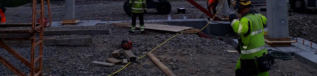 Keskiviikkona asennettiin välikerroksen väliseiniä, ontelot sekä petrastrong-palkki. Katoksen ontelot jouduimme välivarastoimaan suunnitelmavirheen takia.
