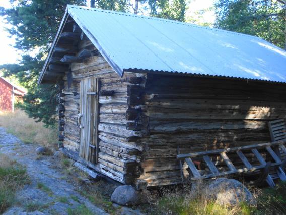 Iso Laitakari ja Pamprinniemi ovat maakuntakaavassa osa laajaa luonnonsuojelualuetta (S), joka on