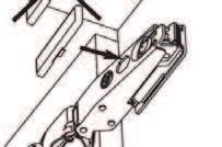 ) med en Eurosystemskruv i stegens sprinthål och med en träskruv i sidan på stegens regel. OBS! Kontrollera att gångjärnets montageplatta fästs vinkelrätt mot stegens sida.