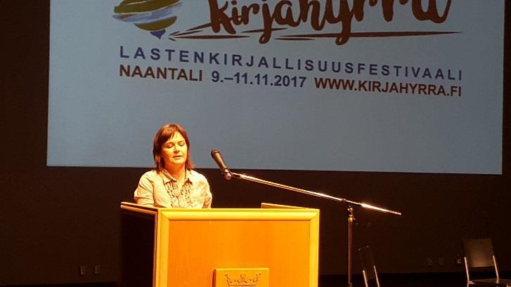 OHJELMASISÄLLÖT Ohjelmasisällöt Kirjahyrrässä vieraili 18 lasten- nuortenkirjailijaa, 2 teatteriryhmää sekä lastenmusiikkiorkesteri.