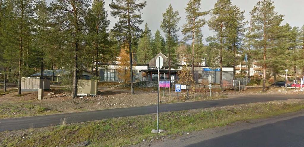 matkailukeskusta palvelevassa käytössä ja sen sisätiloja on uuden käyttötarkoituksen myötä muutettu merkittävästi. Rakennuksen julkisivujen päämateriaali on harmaaksi maalattu pystylaudoitus.