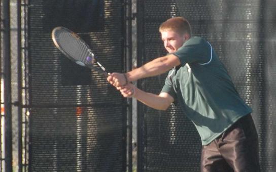 Koulun urheilulajit on siis jaettu kolmeen kauteen, joista tennis on viimeisessä.