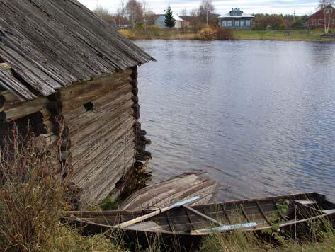 "Kohti pohjoista kulemma, Meren kuohu'un kovahan, Lakkipäähän laineheseen, Sampua tapoamahan, 250 Kirjokantta katsomahan, Pohjolan kivimäestä, Vaaran vaskisen sisästä, Yheksän lukun takoa.