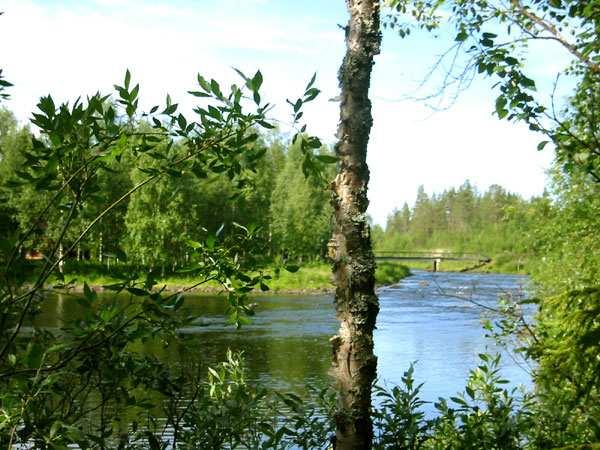 Sattaseen laskee etelästä myös Saittajoki. Alueen selännevyöhykkeet ovat laajoja johtuen siitä, että vaarat ovat lähellä jokilaaksoa. Alueen rinteet ovat vaarojen laidoilla kapeita vyöhykkeitä.