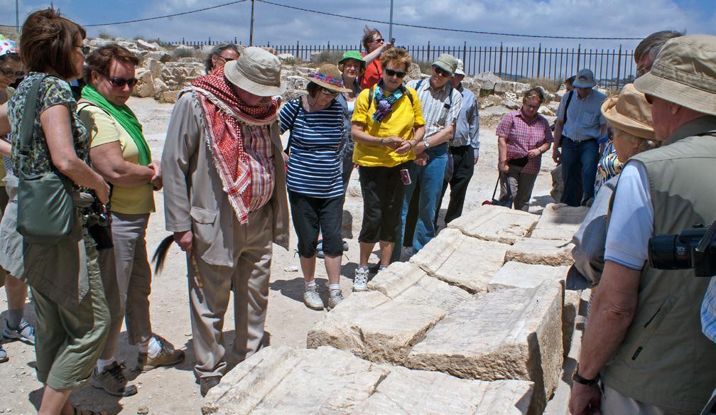 3. PÄIVÄ (KE 17.10.): AMMAN JERASH AMMAN Aamiaisen jälkeen ajamme Jerashiin, joka on yksi parhaiten säilyneistä roomalaisista kaupungeista. Täällä on asuttu yli 6 000 vuoden ajan.