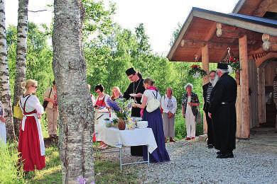 Mukana ovat Pyhien Sergein ja Hermanin Veljeskunnan puheenjohtaja, KS piispa Arseni ja toiminnanjohtaja isä Sergius