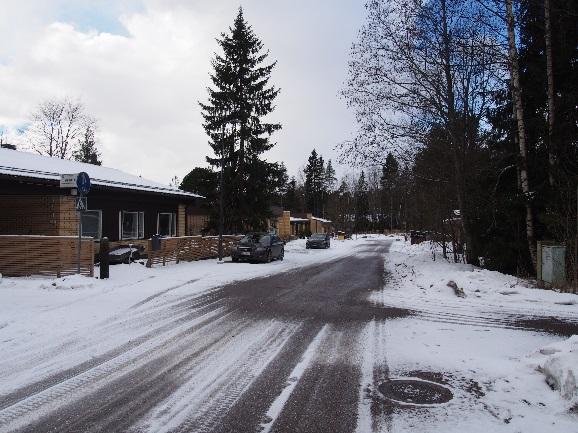 Kuva -. Kaava-alueen näkymiä Mittarikadulta. Palvelut ja liikenne Alue tukeutuu pääosin keskustan palveluihin, asema-aukiolle on matkaa alle kaksi kilometriä.