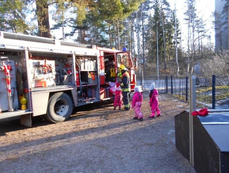 Itsestä huolehtiminen ja arjen taidot Itsestä huolehtimiseen, terveyteen ja turvallisuuteen liittyvät taidot ovat kaikille tärkeitä.