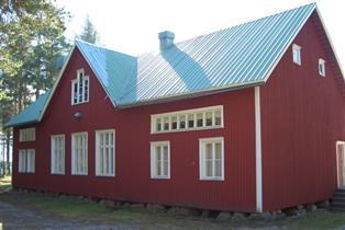 1900-luvun alun nuorisoseurantalo, jota on laajennettu 1940-50-luvuilla. Rakennuksen on suunnitellut rakennusmestari Kyllönen. historia: Pudasjärven nuorisoseura on perustettu vuonna 1903.