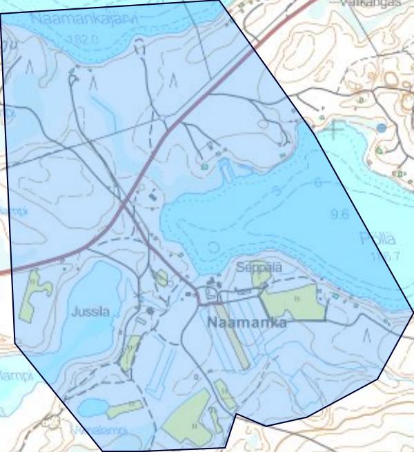 Naamangan ja siitä erotettujen Seppälän ja Jussilan pihapiirit peltotilkkuineen sekä 1800-luvun asuin- ja talousrakennuksineen sijoittuvat Naamankajärven eteläpuolella olevan pienen Pölläjärven ja