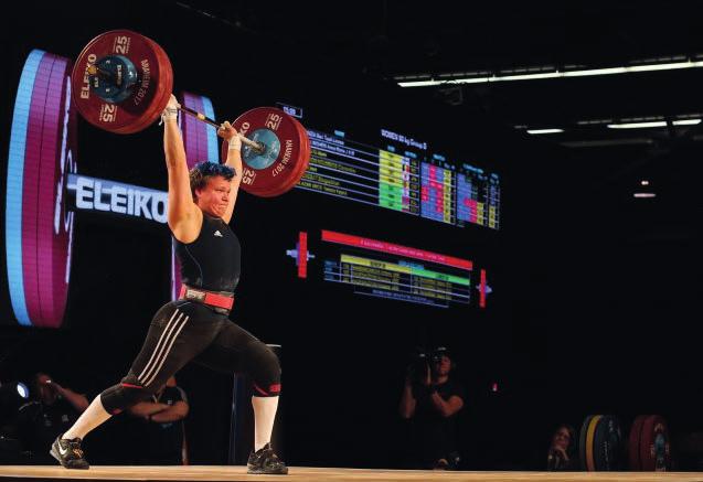 Olympiavoittaja, Taiwanin Shu-Ching Hsu puolestaan pullahti pelistä työnnössä. Tempauksessa nousi 93 kiloa.