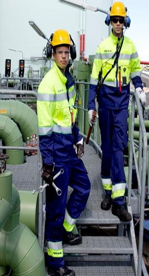 PROSESSITEOLLISUUDEN pt Prosessinhoitaja Kullervonkadun toimipaikka, Käpylä Kaksi osaamisalaa; biotekniikka ja kemianteollisuus Valvoo ja ohjaa tuotteiden valmistusprosesseja ja erilaisia niihin