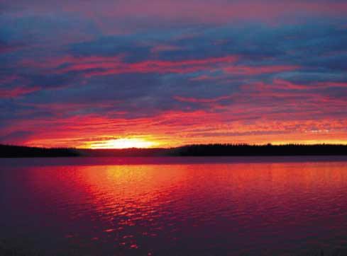 toiminta-alueen järvistä ja niiden suojelusta sekä siitä, mitä on tehty ja mitä vielä pitäisi tehdä. Haluamme, että vetemme säilyvät puhtaina myös jälkipolvillemme.