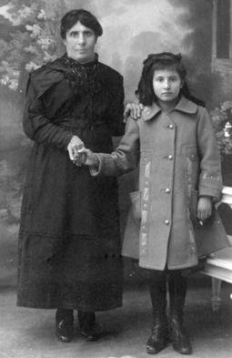 Pasquale nacque nel 1890 e Gaetano nel 1891. Purtroppo Saro morì di ulcera, a 33 anni, nel 1892. Dopo alcuni anni Agata sposò Gerlando Laganà, da cui ebbe altri due figli: Salvo e Santa.