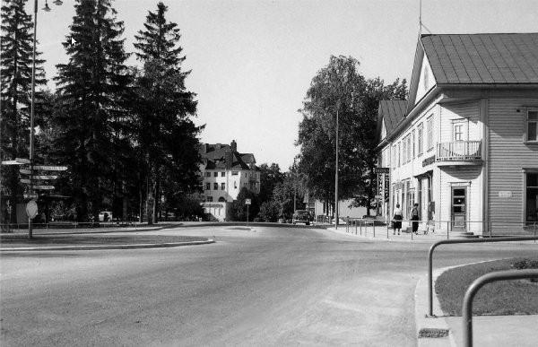 Vanha Skutnabb eli napinkulma Vanha Napinkulma oli paikka jonka tiesivät kaikki Imatran lähiseudulla asuvat. Napinkulman talossa sijaitsi myös Airaksisen valokuvaamo.