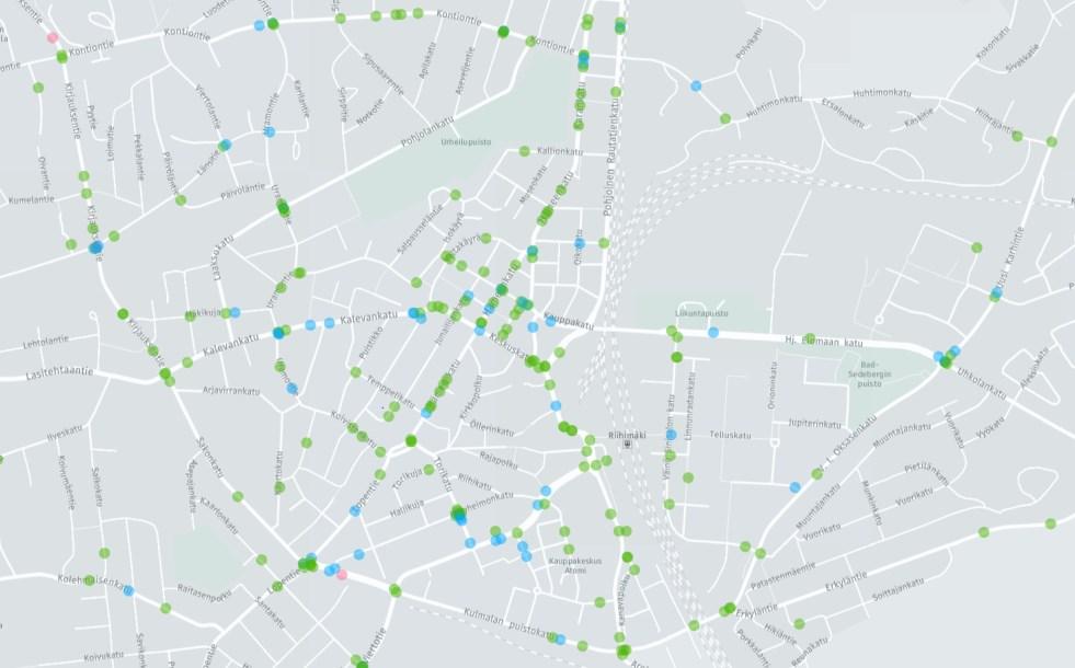 14 Kuva 11. Kuvakaappaus Strafican Onnettomuudet kartalla-palvelusta (Strafica Oy, 2017). Keskusta-alueen liikenneturvallisuuden ongelmakohteita on useita (Kuva 12).