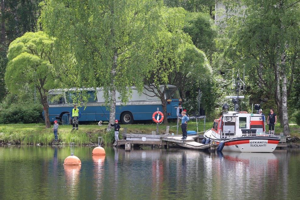 laiturilta, lautalla vetouistelu