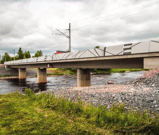 Kesän 2015 ajan uutta siltaa rakennettiin vanhan ratasillan viereen. Marraskuussa 2015 uusi, lähes 100 metrinen betoninen silta siirrettiin vanhan sillan paikalle.