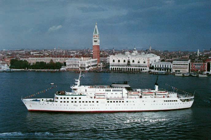 PIENI MUISTELMA M/S ILMATTARESTA S e laiva oli tosi Pohjolan Kaunotar. Siinä laivassa miehistö viihtyi. Siellä oli hyvä henki. Ensin laiva oli Turku-Tukholma -linjalla.