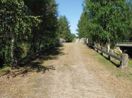 Pekkala 2006 /Mobilia Puuportaiden tuhoutuminen on ollut melko nopea prosessi Vuonna 2006 portaista on ollut vielä hyötyä, kymmenen vuotta myöhemmin se on tuhoutuneina pitänyt poistaa Heidi Pekkala