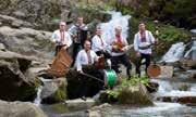 Konsertissa kuullaan Ukrainan pienten etnisten ryhmien Karpaattien vuoristolaisten, hutsulien ja lemkien musiikkia. Vuorilla asuvan kansan musiikissa kuuluu tunteiden ja kokemusten koko kirjo.