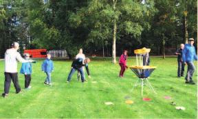 Frisbeegolf tutuksi Frisbeegolf on hauska, luonnonläheinen ja kaikille sopiva ulkoilulaji. Frisbeegolfin periaate on sama kuin perinteisessä golfissa.