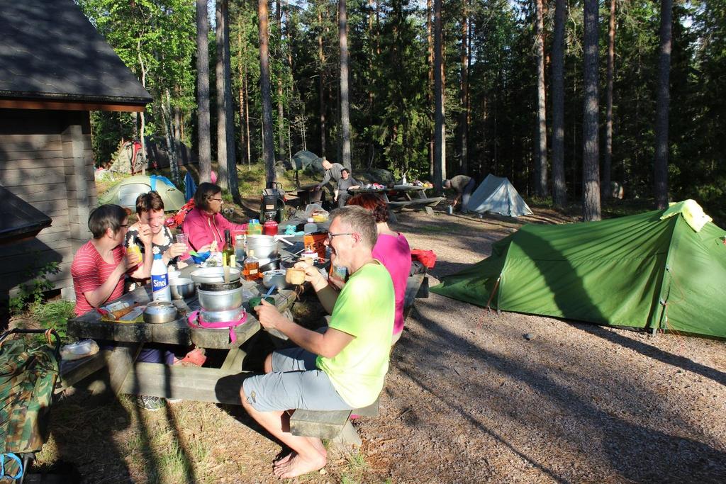 YÖ ULKONA TALVIRETKI Yhdessä! Tammikuun 27.-28. päivä lähdemme Evolle kokemaan Nuku Yö Ulkona talvella teemaa.