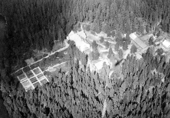 Etelä-Karjalan maisemateko 2017: Kotkaniemen puutarha, Luumäki, Kotkaniemi-säätiö Ellen ja P.E. Svinhufvudin kotimuseon Kotkaniemen puutarhan entistäminen kiinteistön peruskorjauksen yhteydessä.
