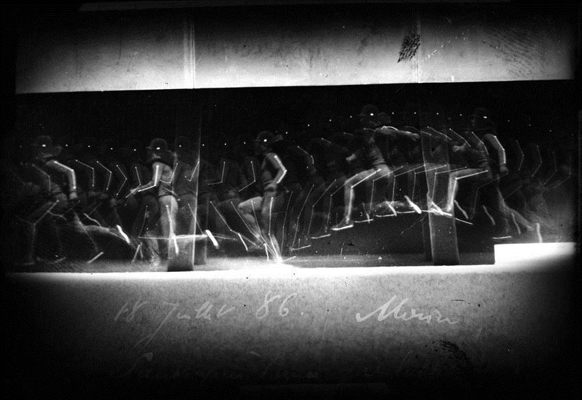 Graphicineverkkosivut: Bodies against time Étienne-Jules Marey. [http://www.