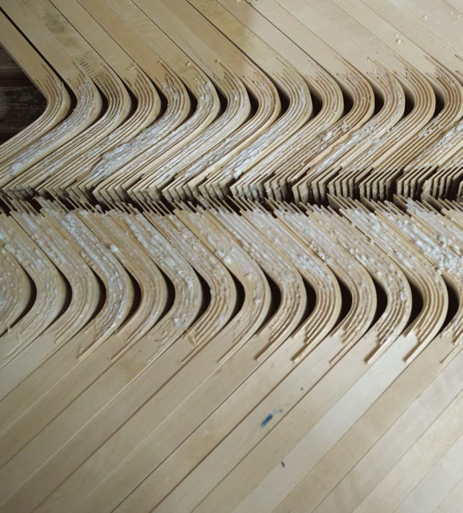 F or the fabrication of the L-leg, multiple vertical saw cuts are made in the end of a piece of wood a few millimetres apart, with the slits extending just below the level of the planned bend.