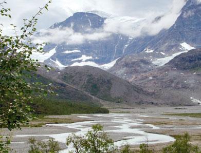 Lyngsdalen/Vuošvággi is das Tor zu den höchsen Bergen in den Lyngsalpen, wie z.b. dem Jiehkkevárri (1834 m).