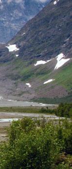 Von der Furusua in Furuflaen gehen Sie bis zum Fluss Lyngsdal/Vuošváhjohka und folgen dem linken Flussufer alaufwärs.