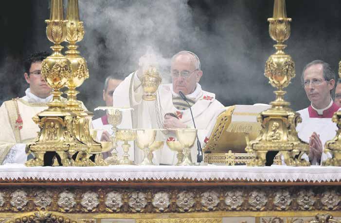 6 Pyhä isä FIDES 4 Paavi Franciscuksen saarna pääsiäisvigiliassa 31.3.2018 Ei hän ole täällä, hän on noussut kuolleista! Aloitimme tämän liturgian vieton ulkona, pimeässä ja kylmässä yössä.