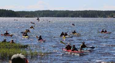 Veneretki esihistoriallisen ihmisen kädenjäljille Haukkasaloon jääkauden muovaaman luonnon nähtävyyksille.