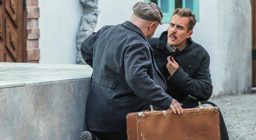 Mannerheim eli ja koki kouriintuntuvasti Suomen ja maailmanhistorian suuret vaiheet: aateliston kuihtumisen, kansanvallan nousun, Suomen synnyn väkivallan vuodet ja eheytymisen demokratiaan.
