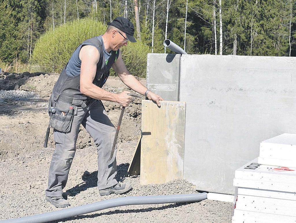 Erilaisia puutarhaohjelmia seuratessani ihastuin englantilaiseen puutarhaan, josta olen ottanut ideoita myös omaan pihaani.