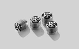 5 cm korkea reuna suojaa tavaratilaa epäpuhtauksilta. L Volkswagenin lisävarusteluettelosta Volkswagen-jälleenmyyjältä.