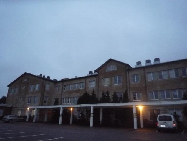 Asbesti- ja haitta-ainekartoitus Nissnikun koulu 27.2.2018 Hanke WO-00550634 3(12) 1. Yhteenveto Kuva 1. Yleiskuva,yläkoulu Kuva 2.