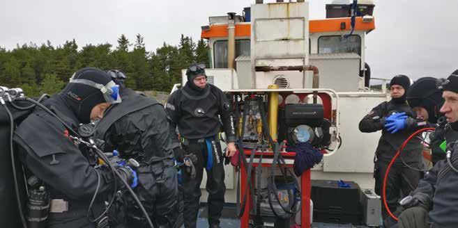 LOKAKUU LAITESUKELLUKSEN JATKOKURSSI Laitesukelluksen jatkokurssi eli P2 järjestetään H2O:ssa vuosittain, yleensä syyskaudella, jotta peruskurssin keväällä suorittaneilla on ahkerasti sukelletun