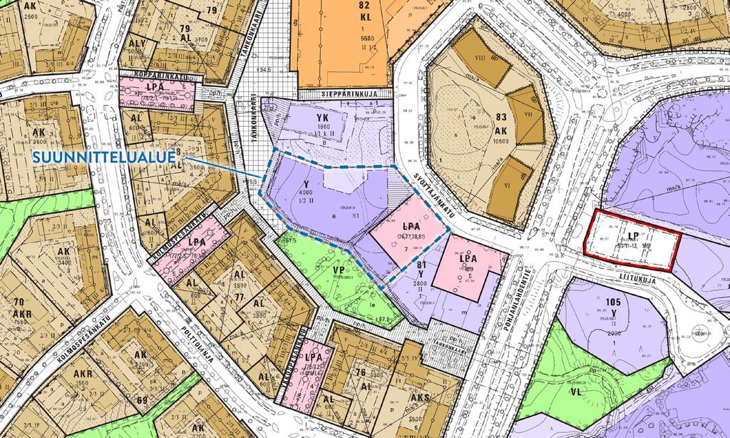 Voimassa oleva asemakaava. Kilpailualue on rakentamaton lukuun ottamatta pysäköintialuetta (LPA-tontti 7). Maastonmuodoiltaan tontti 6 on kumpuileva.