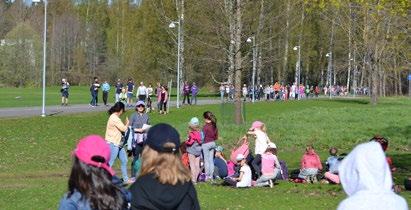 Alakoulun pienryhmien sarjassa taas kuudesluokkalaisten joukkue (Amelia Ahtiainen, Iida Kukkonen ja Salma Teivaala) voitti The Forest -nimisellä ohjelmalla.